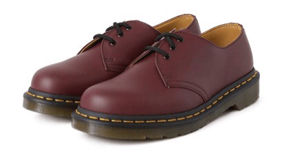 購入当初のDr.Martens（ドクターマーチン）のブーツカラー（チェリーレッド）